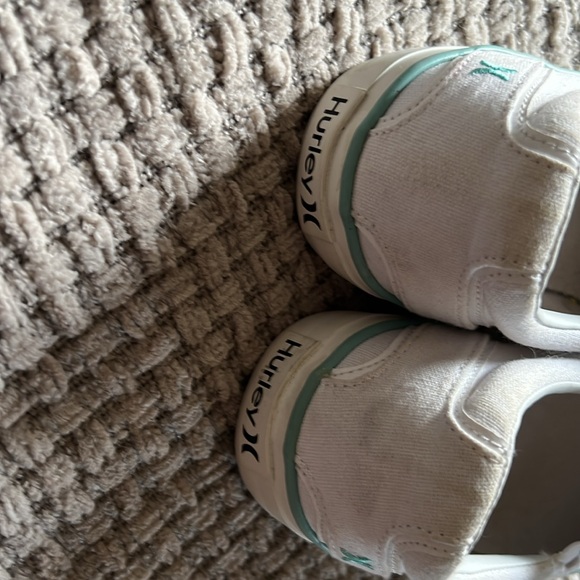 Sneakers - Picture 2 of 3